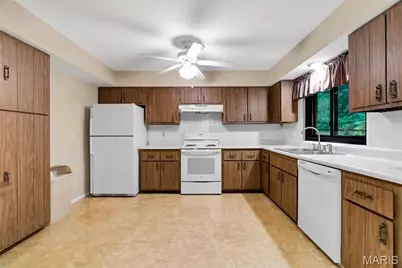 4768 Longspur Drive, Unincorporated, MO 63128 - Photo 10