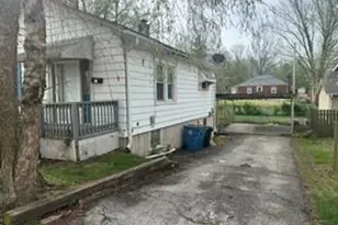 9078 Patrick Dr, Saint Louis, MO 63114 - Photo 2