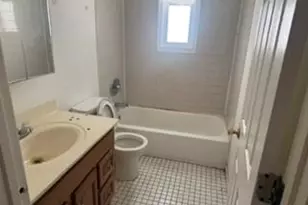 9078 Patrick Dr, Saint Louis, MO 63114 - Photo 12