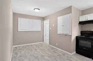 7748 Paddington Dr, Saint Louis, MO 63121 - Photo 14
