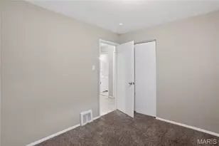 7748 Paddington Dr, Saint Louis, MO 63121 - Photo 18