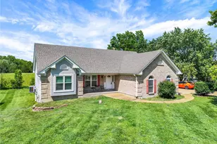 215 Candlewick Dr, Pacific, MO 63069 - Photo 1