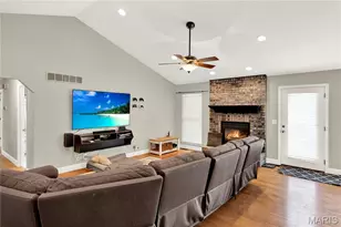 215 Candlewick Dr, Pacific, MO 63069 - Photo 4
