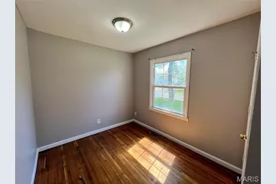 10425 Presley Drive, Saint Louis, MO 63137 - Photo 10