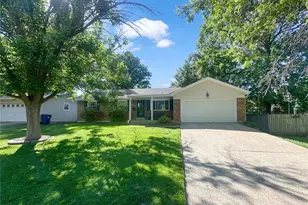 775 Gerald Ave, Hazelwood, MO 63031 - Photo 2