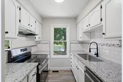1361 Summergate Parkway, Saint Charles, MO 63303 - Photo 4
