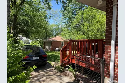 185 De Smet Drive, Florissant, MO 63031 - Photo 2
