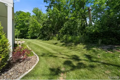 827 Summit Bluff Court, Saint Louis, MO 63026 - Photo 48