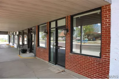 109 S. Center St, Shelbina, MO 63468 - Photo 2