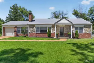 415 Larkhill Ct, Webster Groves, MO 63119 - Photo 1