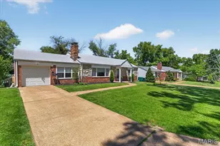 415 Larkhill Ct, Webster Groves, MO 63119 - Photo 2