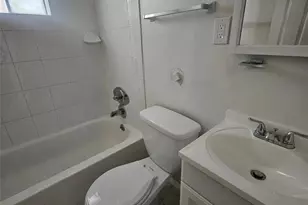 10212 Duke Dr, Saint Louis, MO 63136 - Photo 14