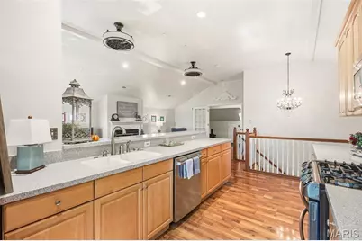522 S 2nd Street, Saint Charles, MO 63301 - Photo 10