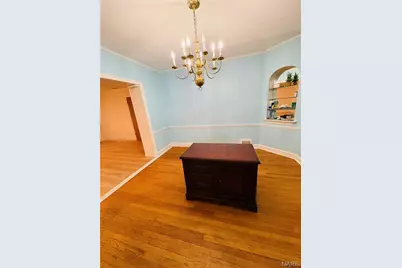 8751 Bridgeport Avenue, Brentwood, MO 63144 - Photo 6