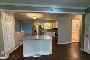 10460 Gardo Ct, Bellefontaine Neighbors, MO 63137 - Photo 4