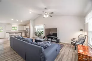 21 Cuivre River Dr, Troy, MO 63379 - Photo 2