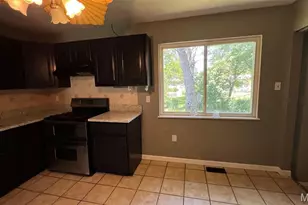 11747 Vizcuya Ct, Florissant, MO 63033 - Photo 4