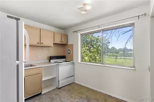 761 Thompson Dr, Florissant, MO 63031 - Photo 6