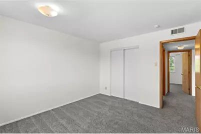 761 Thompson Drive, Florissant, MO 63031 - Photo 10