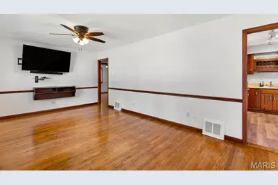 4037 Robert Avenue, Saint Louis, MO 63116 - Photo 4