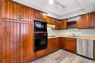4037 Robert Ave, Saint Louis, MO 63116 - Photo 8