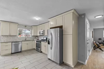 6064 W Cabanne Place, Saint Louis, MO 63112 - Photo 12