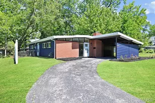 8445 Bayberry Dr, Berkeley, MO 63134 - Photo 2