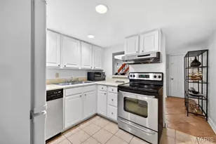 329 N Boyle Ave, Saint Louis, MO 63108 - Photo 10
