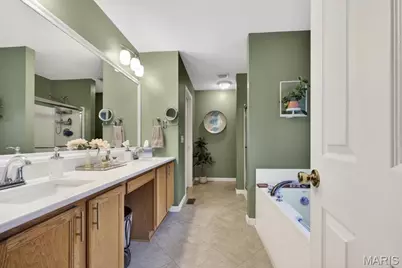 709 Brook Manor Court, Lake Saint Louis, MO 63367 - Photo 20