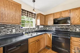 1025 Cambden Yard Dr, Warrenton, MO 63383 - Photo 6