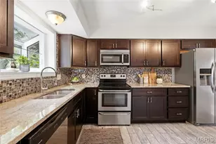 8830 Red Oak Dr, Crestwood, MO 63126 - Photo 10