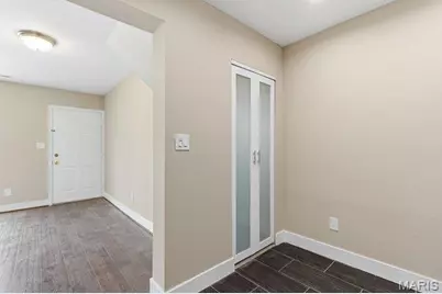 9129 Wrenwood Lane, Brentwood, MO 63144 - Photo 10