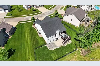 829 Mule Creek Drive, Wentzville, MO 63385 - Photo 2