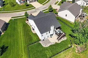829 Mule Creek Dr, Wentzville, MO 63385 - Photo 2