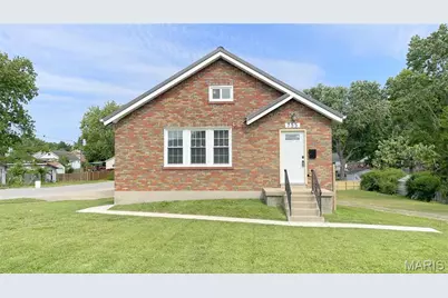 755 Pardella Avenue, Saint Louis, MO 63125 - Photo 1