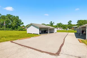 3129 Roger Williams Dr, Bridgeton, MO 63044 - Photo 32