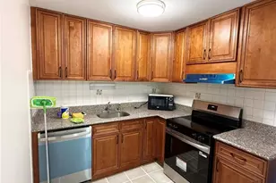 10427 Briarbend Dr, Unincorporated, MO 63146 - Photo 4