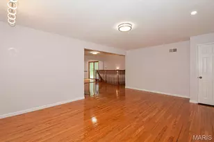 819 Renee Ln, Saint Louis, MO 63141 - Photo 4