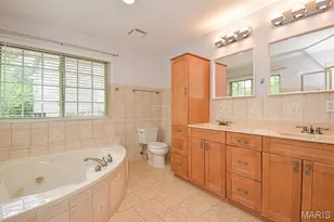 819 Renee Ln, Saint Louis, MO 63141 - Photo 24