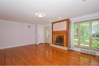 819 Renee Lane, Saint Louis, MO 63141 - Photo 2