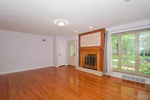 819 Renee Ln, Saint Louis, MO 63141 - Photo 2
