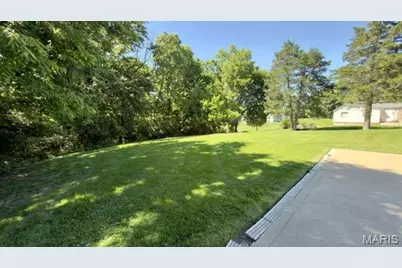 9817 Kimker Lane, Sunset Hills, MO 63127 - Photo 32