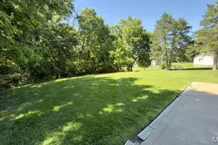9817 Kimker Ln, Sunset Hills, MO 63127 - Photo 32