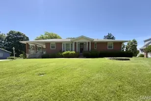 9817 Kimker Ln, Sunset Hills, MO 63127 - Photo 1
