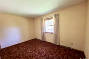 9817 Kimker Ln, Sunset Hills, MO 63127 - Photo 12