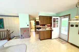9817 Kimker Ln, Sunset Hills, MO 63127 - Photo 6