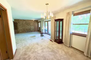 9817 Kimker Ln, Sunset Hills, MO 63127 - Photo 8