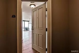 4909 Laclede Ave, Saint Louis, MO 63108 - Photo 10