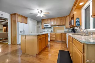 1 Huntleigh Trails Ln, Saint Louis, MO 63131 - Photo 20