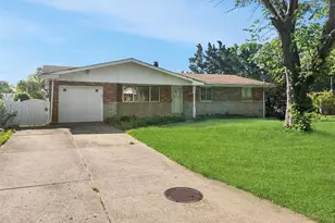 1146 Hawkstone Ln, Saint Louis, MO 63125 - Photo 1